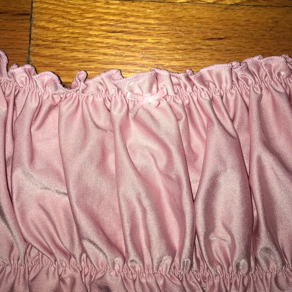 Adorable baby pink ruffled off the shoulder top - Picture 2 of 2